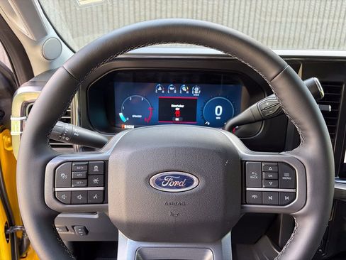 New 2026 Ford F250 Lariat w/ Black Appearance Package AWD/4WD image 44