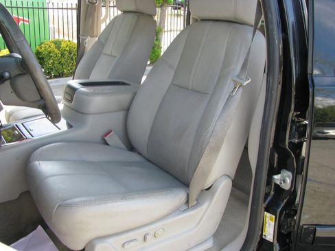 Used 2007 Chevrolet Suburban LTZ w/ LTZ Preferred Equipment Group image 13