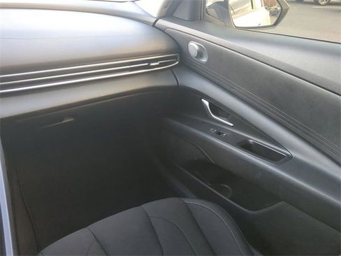Used 2023 Hyundai Elantra SEL w/ Preferred Accessory Package image 15