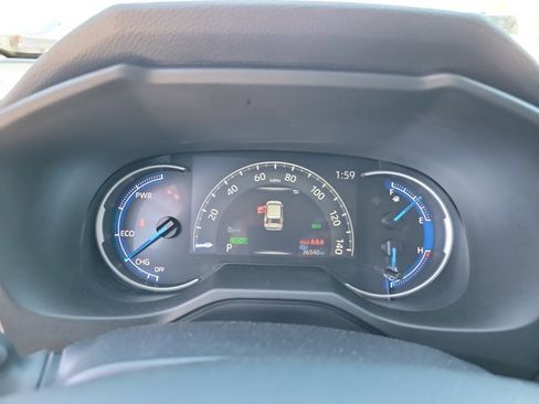 Used 2025 Toyota RAV4 XLE image 18