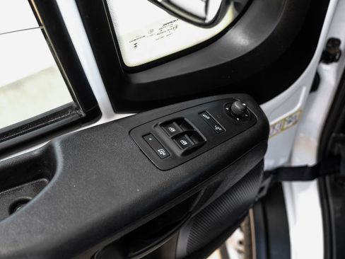 Used 2025 RAM ProMaster 2500 w/ Convenience Group FWD image 39