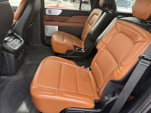Used 2020 Lincoln Navigator Reserve w/ Luxury Package image 11