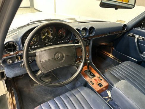 Used 1988 Mercedes-Benz 560 SL image 19
