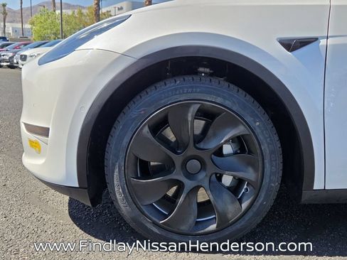 Used 2022 Tesla Model Y Long Range AWD/4WD image 9