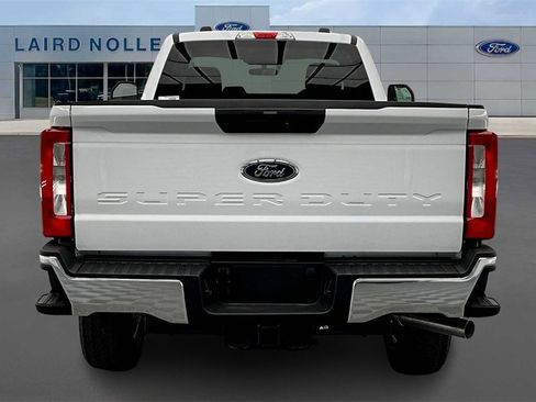 New 2025 Ford F350 XLT w/ FX4 Off-Road Package image 4