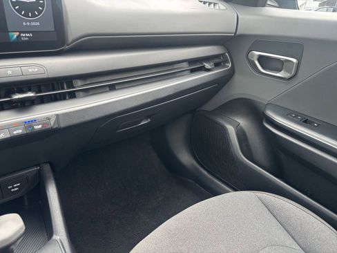 Used 2025 Kia K4 FWD image 30
