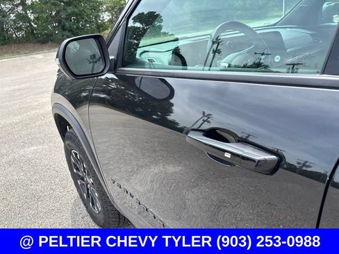 Used 2024 Chevrolet Traverse Z71 w/ Enhanced Driving Package AWD/4WD image 11