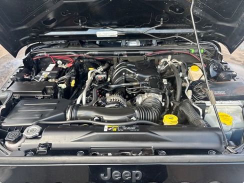 Used 2017 Jeep Wrangler Unlimited Sport image 17