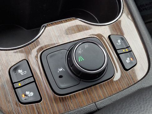 Used 2023 GMC Acadia SLE w/ Driver Convenience Package FWD image 27