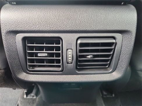 Used 2024 Toyota Venza Limited image 20