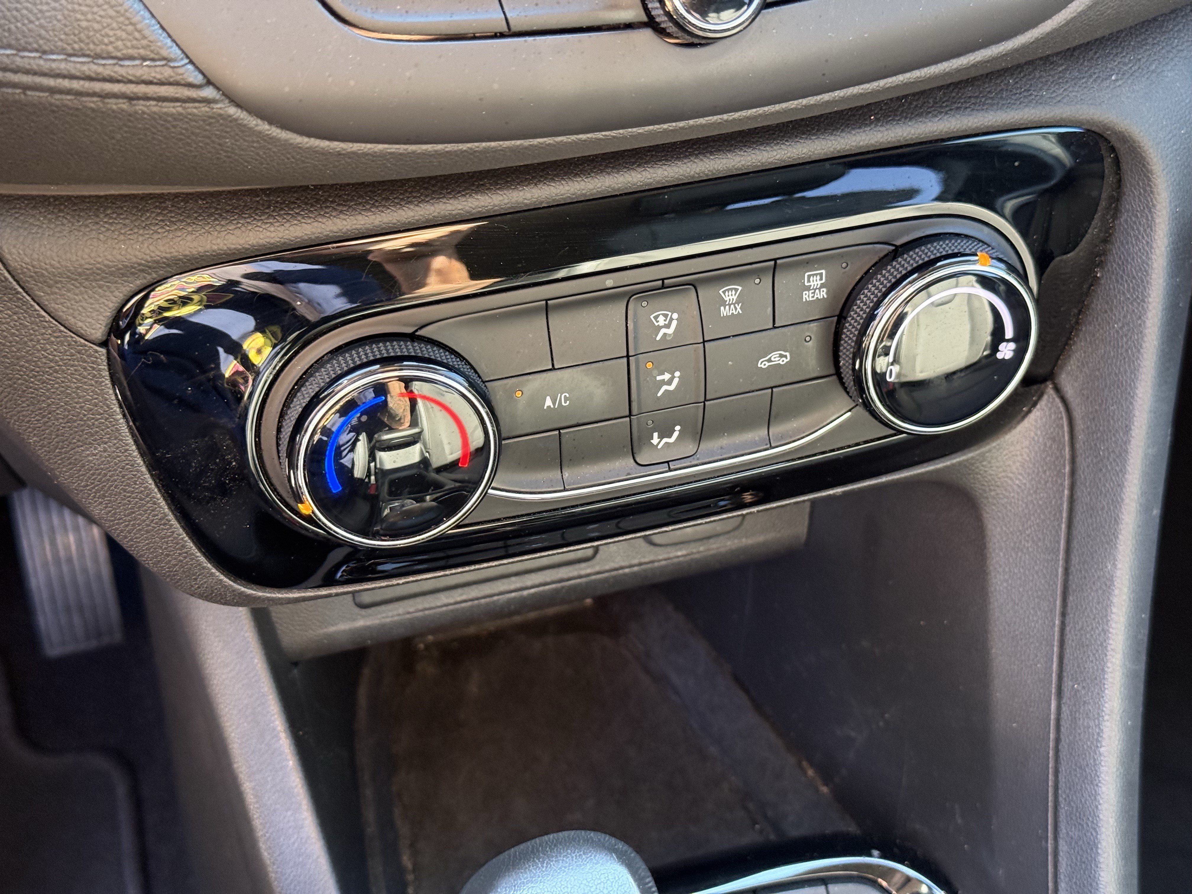 Used 2023 Buick Encore GX Preferred FWD image 22