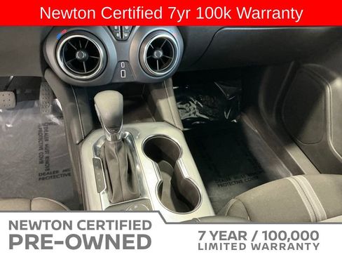 Used 2025 Chevrolet Blazer LT FWD image 7