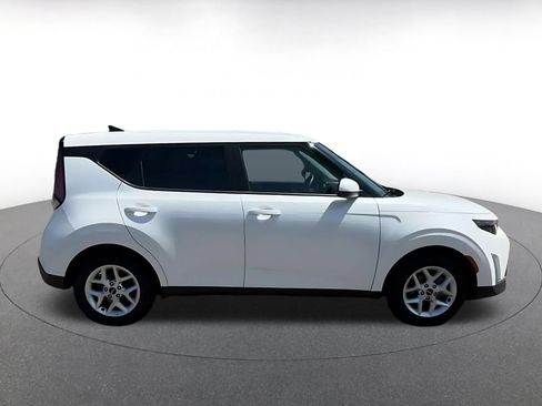 Used 2025 Kia Soul LX w/ LX Technology Package FWD image 15
