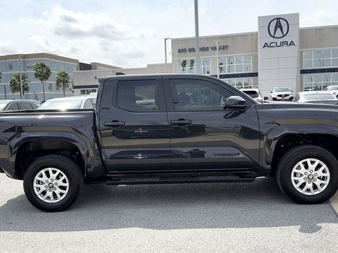 Used 2025 Toyota Tacoma SR5 image 6