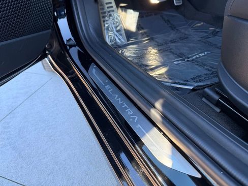 Used 2025 Hyundai Elantra SEL image 20