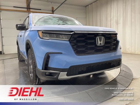 Used 2023 Honda Pilot TrailSport image 1