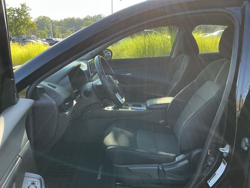 Certified 2022 Nissan Sentra SV FWD image 14