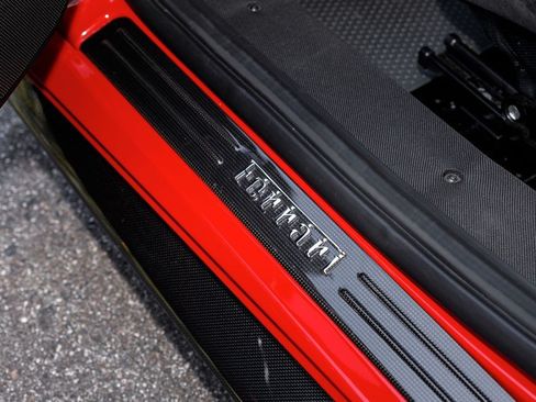 Used 2019 Ferrari 488 Pista Coupe RWD image 32