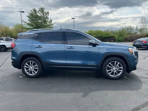 Used 2024 GMC Terrain SLT w/ Infotainment Package II image 5