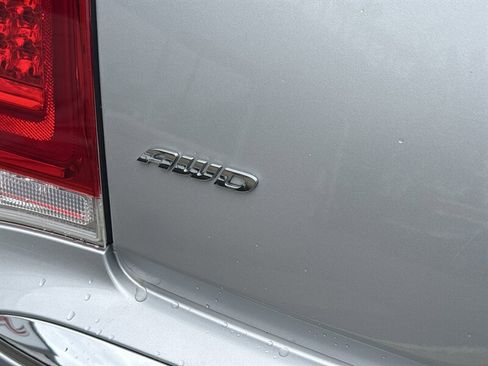 Used 2021 Chrysler 300 Touring L image 9