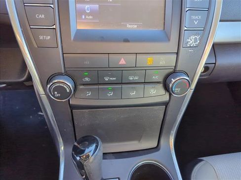 Used 2017 Toyota Camry SE image 17