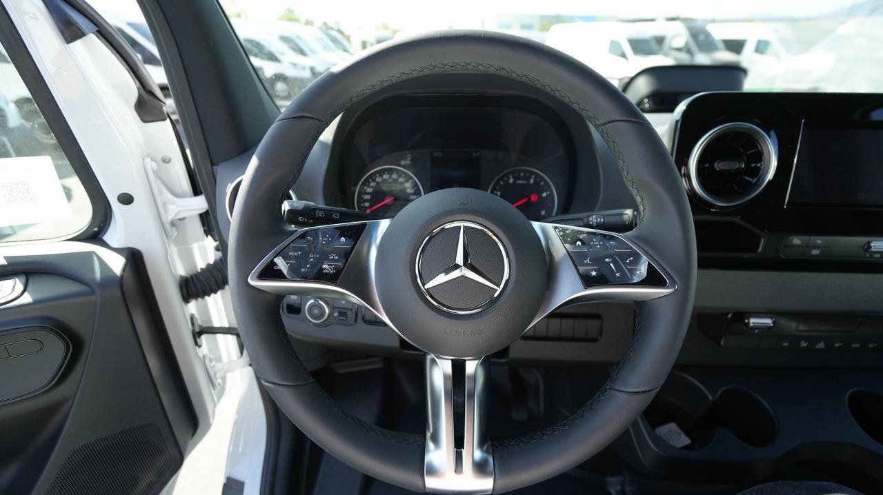New 2025 Mercedes-Benz Sprinter 2500 image 13