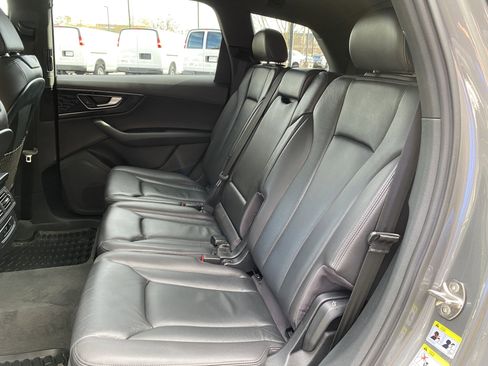 Used 2017 Audi Q7 3.0T Premium Plus w/ Premium Plus Package image 36