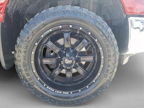 Used 2019 Nissan Titan SV RWD image 19
