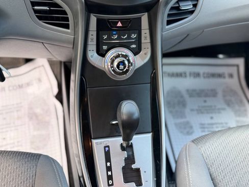 Used 2013 Hyundai Elantra FWD image 13