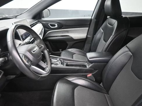 Used 2023 Jeep Compass Latitude AWD/4WD image 17