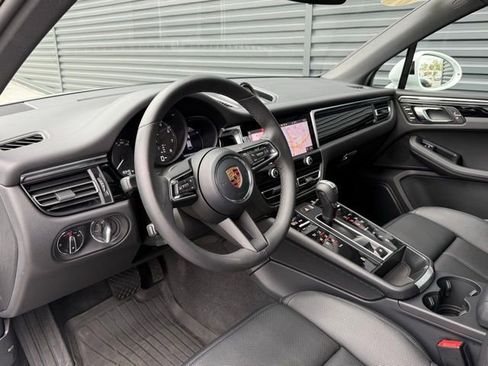 Used 2026 Porsche Macan image 4