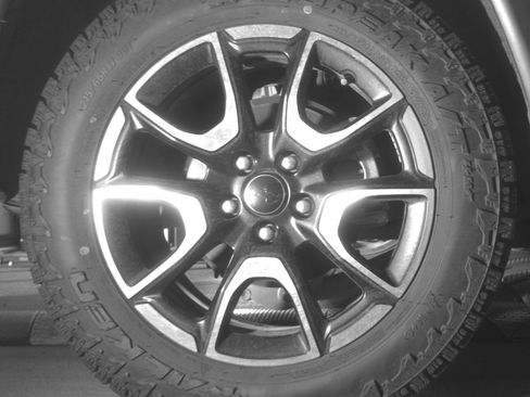 Used 2025 Jeep Compass Trailhawk image 15