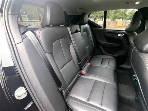 Used 2025 Volvo XC40 B5 Core w/ Protection Package Premier image 30