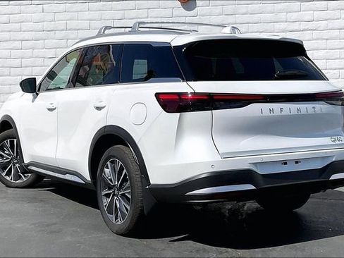 New 2026 INFINITI QX60 Luxe w/ Cargo Package FWD image 2