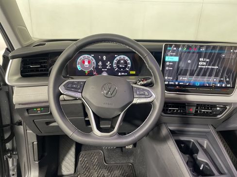 New 2026 Volkswagen Tiguan SE AWD/4WD image 10