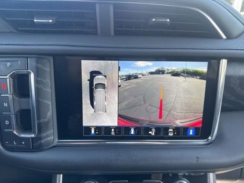 Used 2023 GMC Yukon XL Denali AWD/4WD image 13
