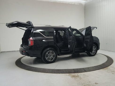 Used 2025 Nissan Armada SL w/ Captain's Chari Seat Package AWD/4WD image 16