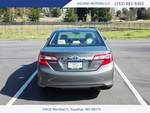 Used 2012 Toyota Camry XLE w/ Leather Pkg image 4