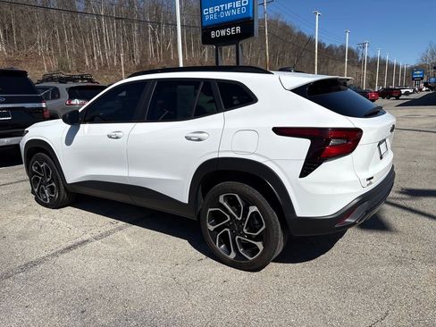 Certified 2024 Chevrolet Trax RS w/ Driver Confidence Package image 4