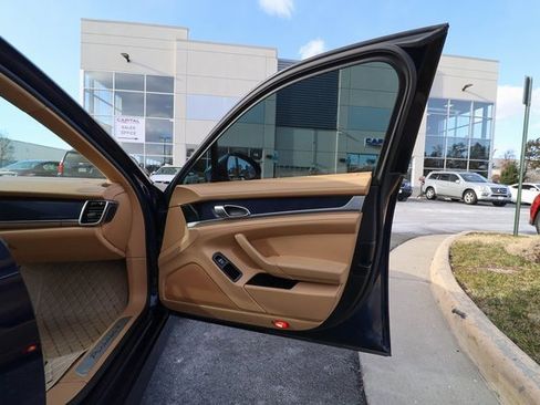 Used 2012 Porsche Panamera 4 image 38