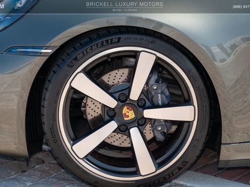 Used 2022 Porsche 911 Carrera RWD image 34