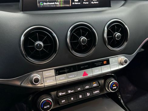 Used 2020 Kia Stinger GT2 image 23