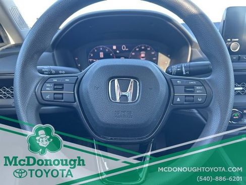 Used 2023 Honda Accord EX image 13