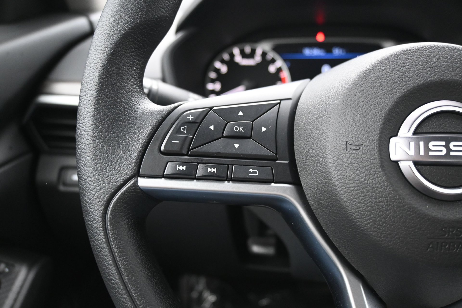 Used 2024 Nissan Altima 2.5 SV AWD/4WD image 19