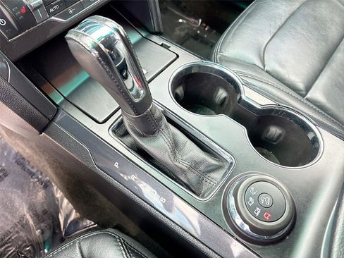 Used 2016 Ford Explorer XLT w/ Equipment Group 202A image 17