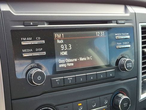 Used 2017 Nissan Titan S image 19