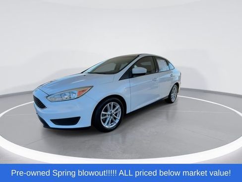 Used 2018 Ford Focus SE FWD image 4