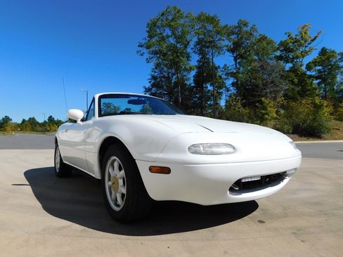 Used 1990 MAZDA MX-5 Miata image 17