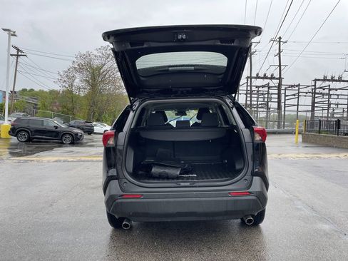 Certified 2022 Toyota RAV4 LE AWD/4WD image 13