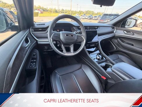 Used 2025 Jeep Grand Cherokee Limited w/ Luxury Tech Group II AWD/4WD image 14